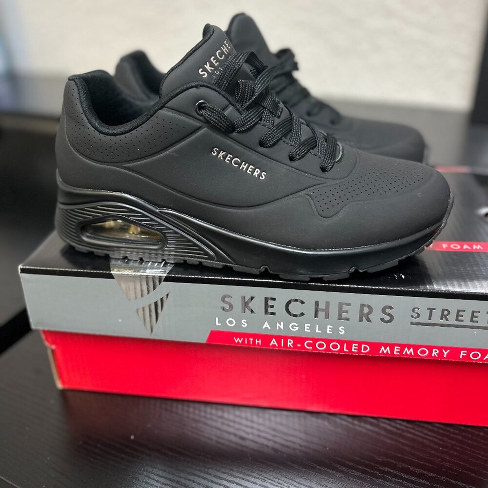 Skechers Womens Uno - Stand on Air